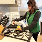 cleaning-gas-stovetop